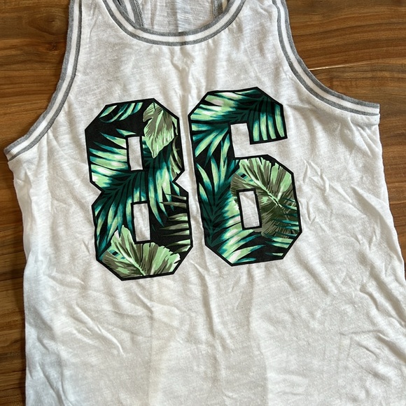 VS Pink Tank - Picture 2 of 6